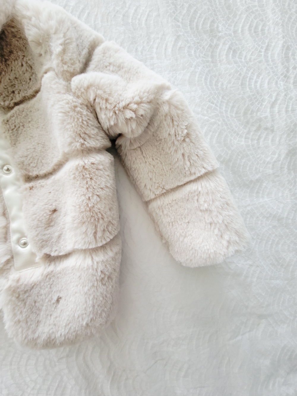 Joe Fresh Cream Faux Fur Pea Coat for Kids - Size 2T - Picture 4 of 10